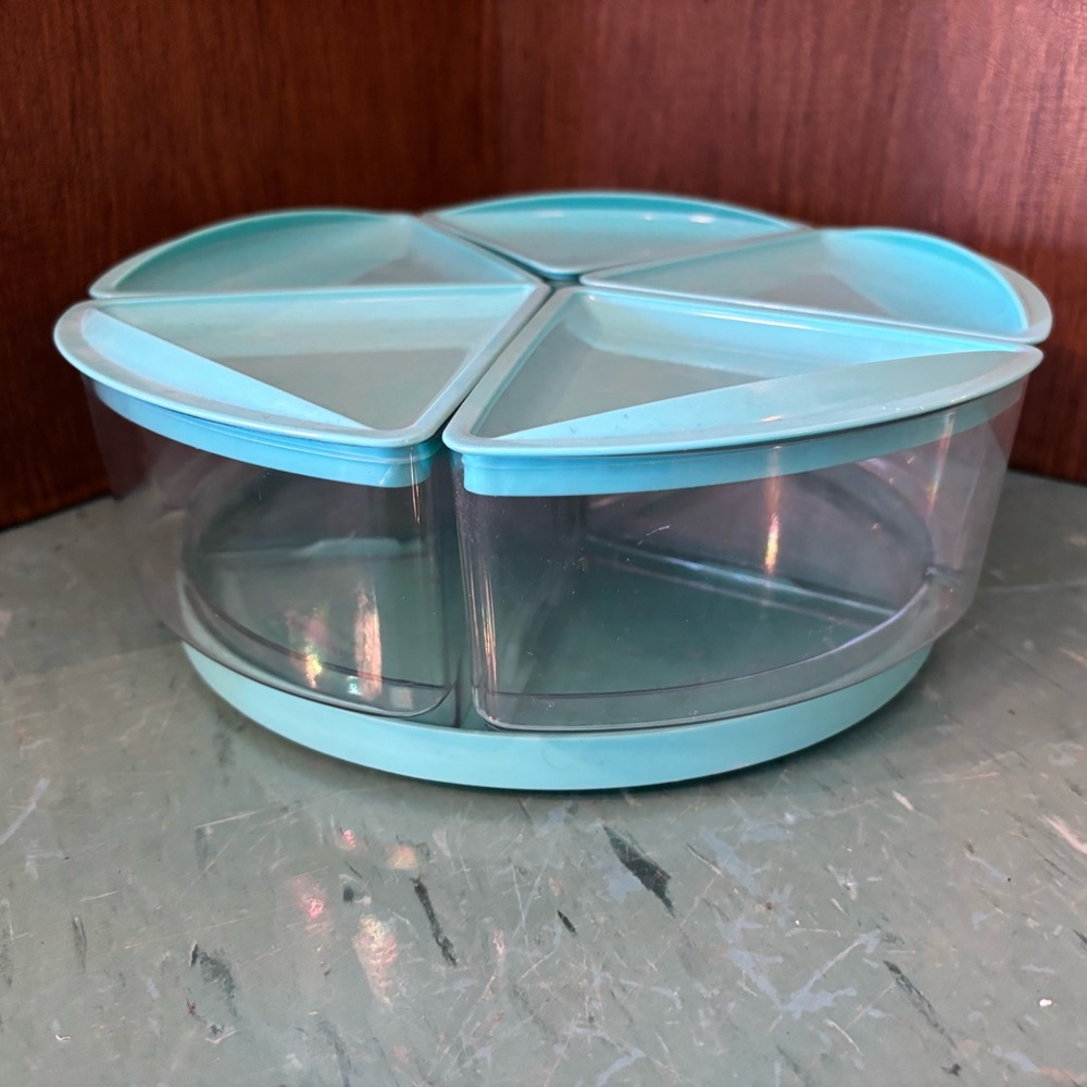 Vintage 70s turquoise Rubbermaid Spin-a-Bin Lazy Susan caddy with 5 canisters